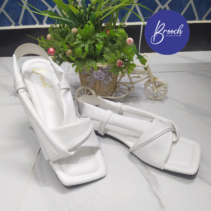 WF-789 White Flat Slippers Twisted Design